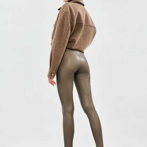 Aritzia Wilfred Daria pant olive green/green size small tall